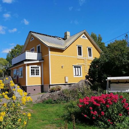 Guesthouse Lokinlaulu Kotka Exterior photo